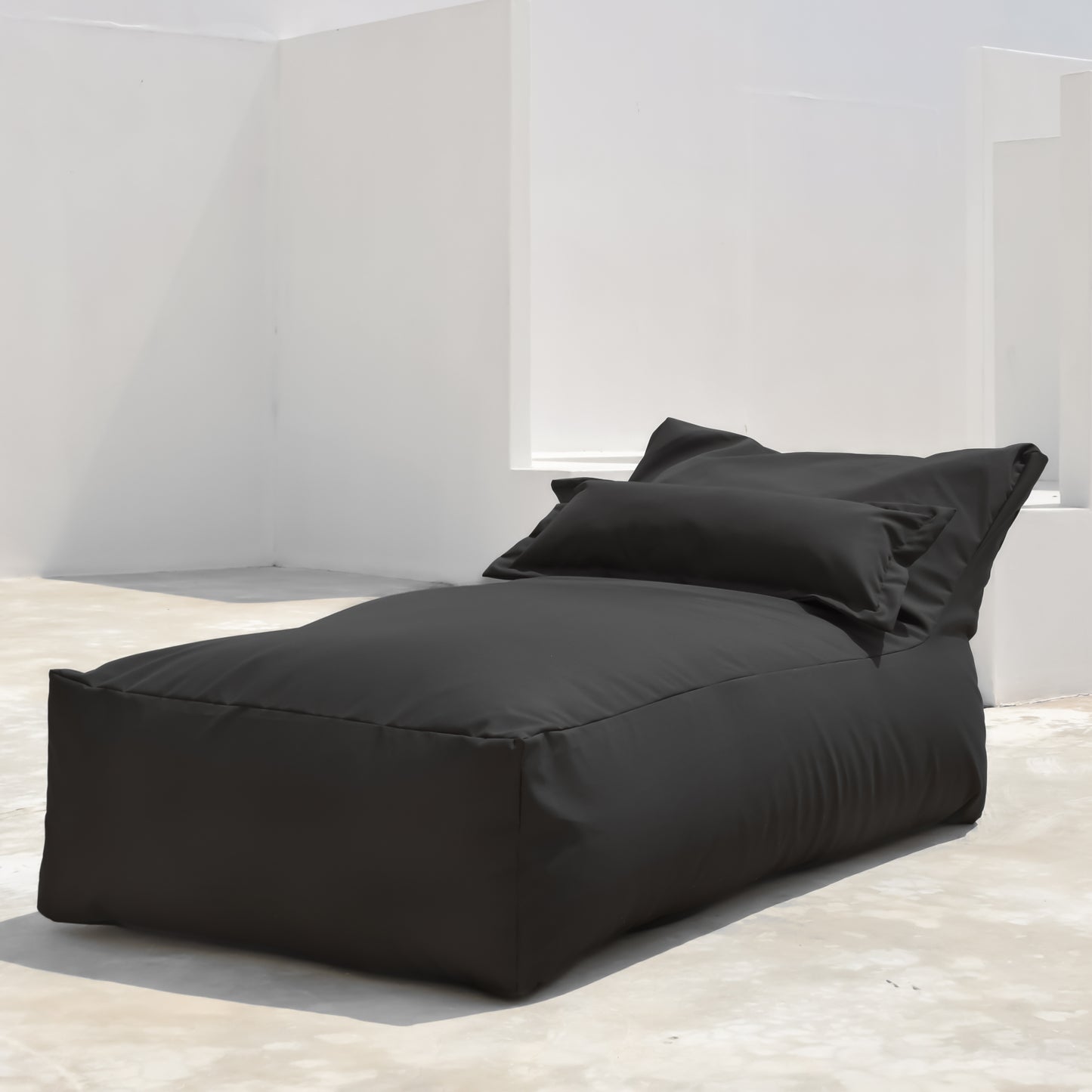 Plain Outdoor Lounger
