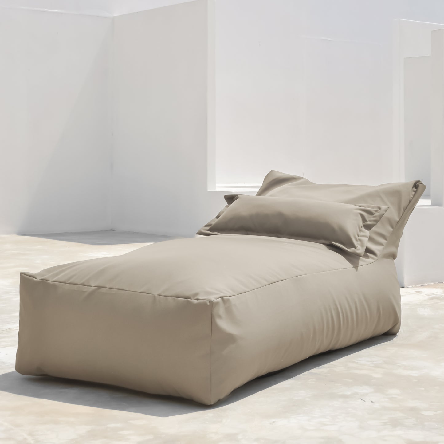 Plain Outdoor Lounger