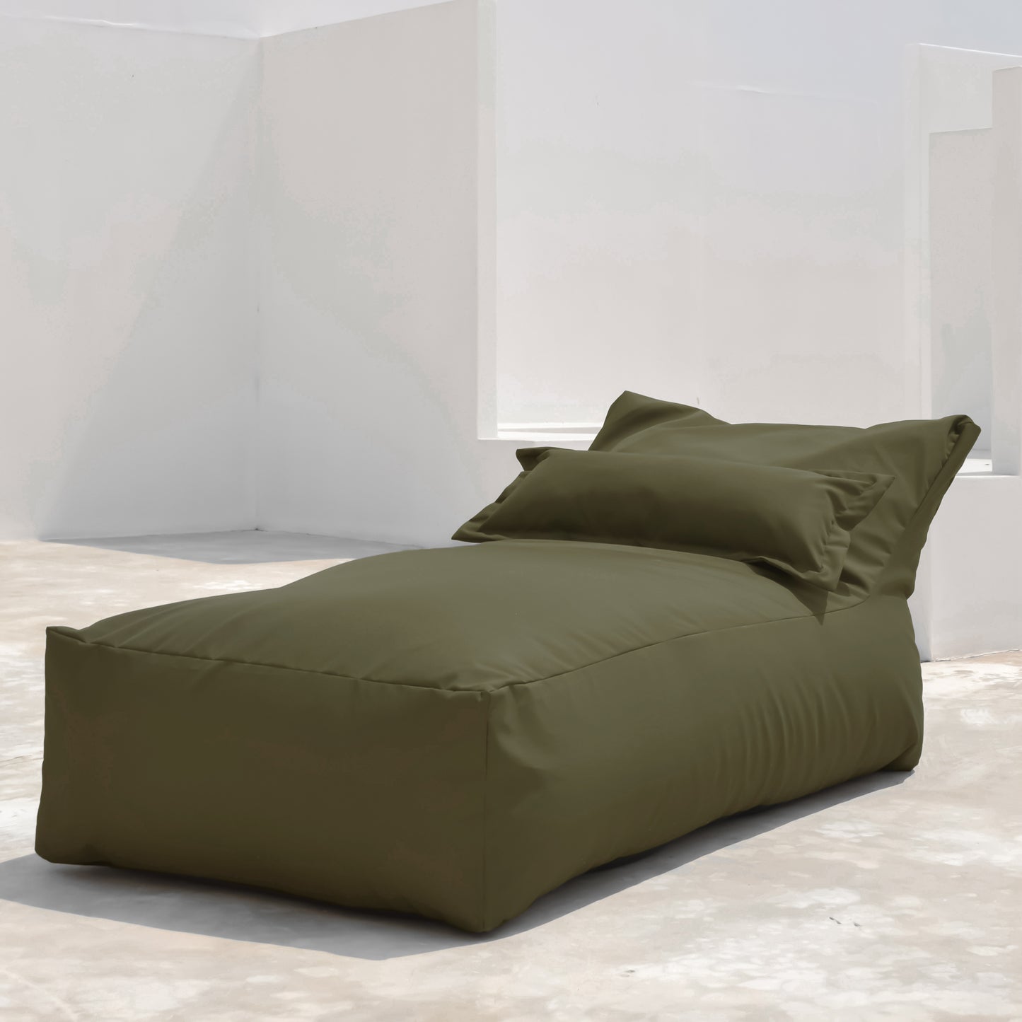 Plain Outdoor Lounger